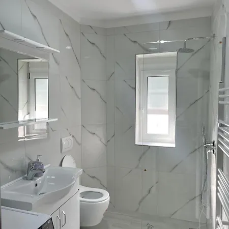 Charm Hideaway דירה טיראנה