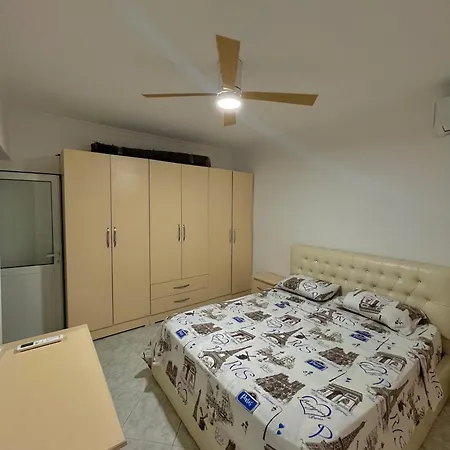 Charm Hideaway * טיראנה