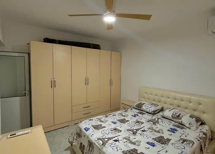 Charm Hideaway * טיראנה