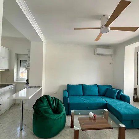 Charm Hideaway Апартаменты