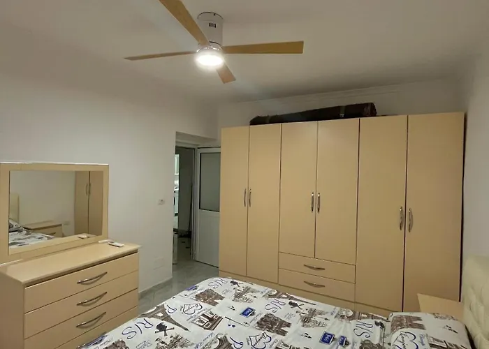 Charm Hideaway Apartman *